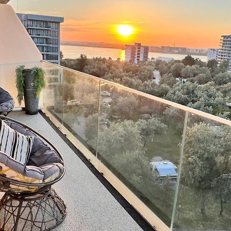 White Tower Mamaia - Private Apartment Exterior foto