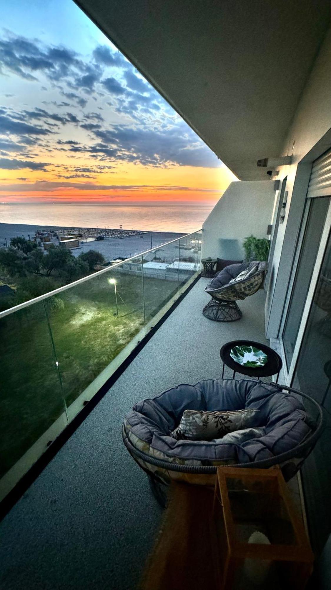 White Tower Mamaia - Private Apartment Exterior foto
